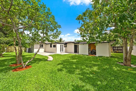 $665,000 | 117 Southeast 22nd Avenue, Boynton Beach, FL 33435