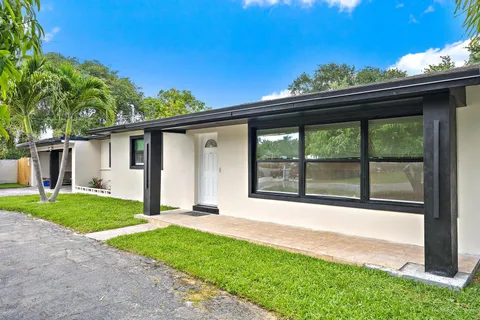 $665,000 | 117 Southeast 22nd Avenue, Boynton Beach, FL 33435