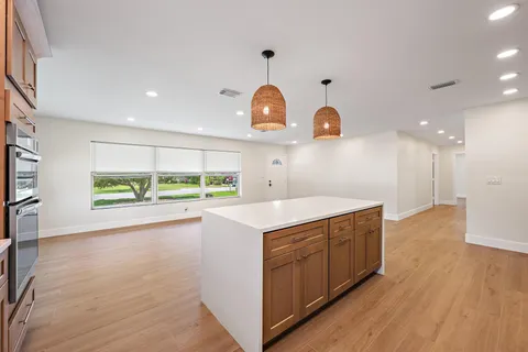 $665,000 | 117 Southeast 22nd Avenue, Boynton Beach, FL 33435