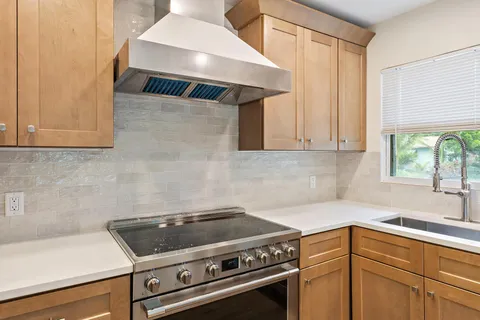 $665,000 | 117 Southeast 22nd Avenue, Boynton Beach, FL 33435