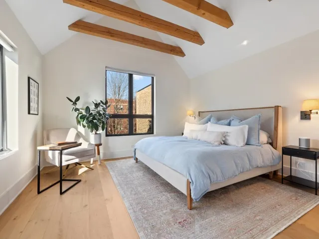 $1,395,000 | 2109 West Montrose Avenue, Chicago, IL 60618