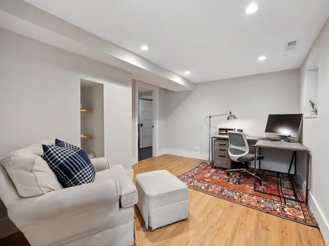 $1,395,000 | 2109 West Montrose Avenue, Chicago, IL 60618