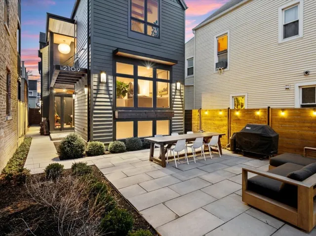 $1,395,000 | 2109 West Montrose Avenue, Chicago, IL 60618