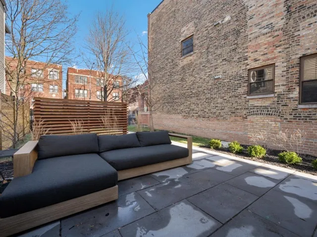 $1,395,000 | 2109 West Montrose Avenue, Chicago, IL 60618