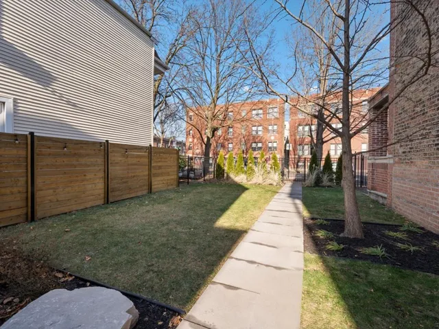$1,395,000 | 2109 West Montrose Avenue, Chicago, IL 60618
