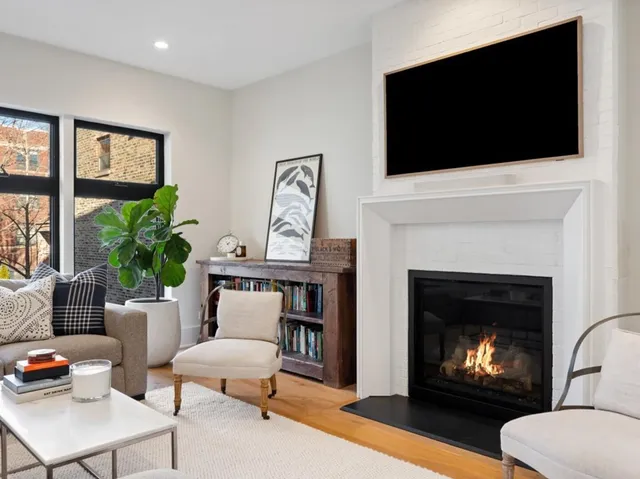 $1,395,000 | 2109 West Montrose Avenue, Chicago, IL 60618