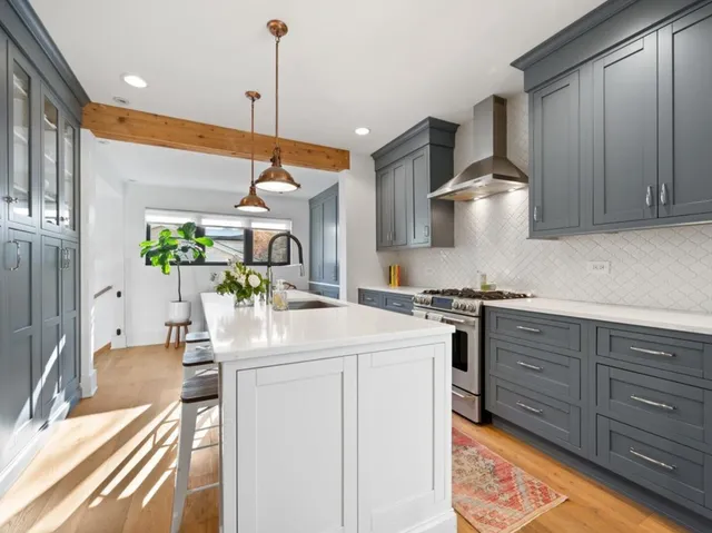 $1,395,000 | 2109 West Montrose Avenue, Chicago, IL 60618