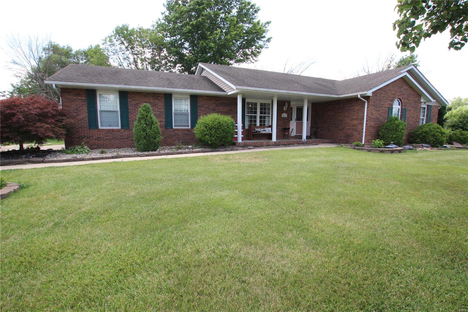 34131 Ryan Court Brighton, IL 62012 - Photo 1 of 26