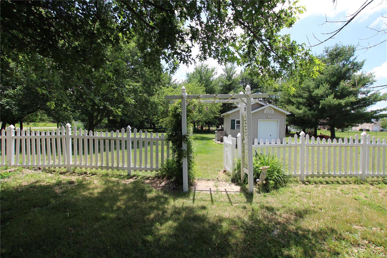34131 Ryan Court Brighton, IL 62012 - Photo 23 of 26