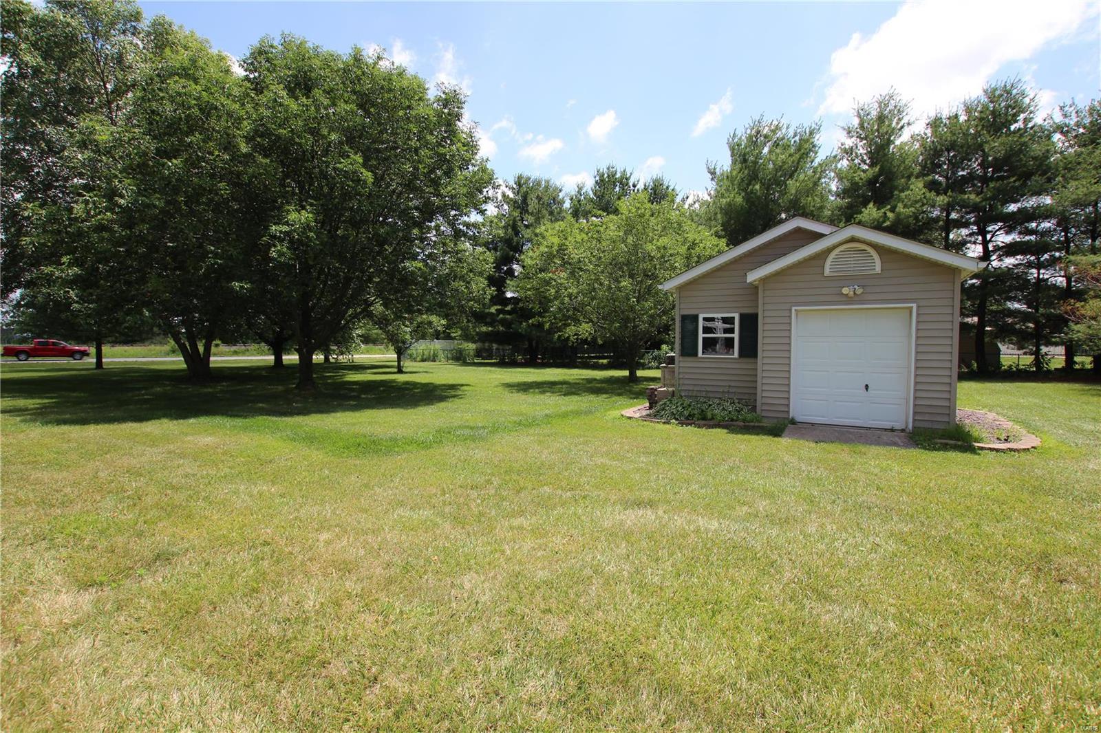 34131 Ryan Court Brighton, IL 62012 - Photo 24 of 26