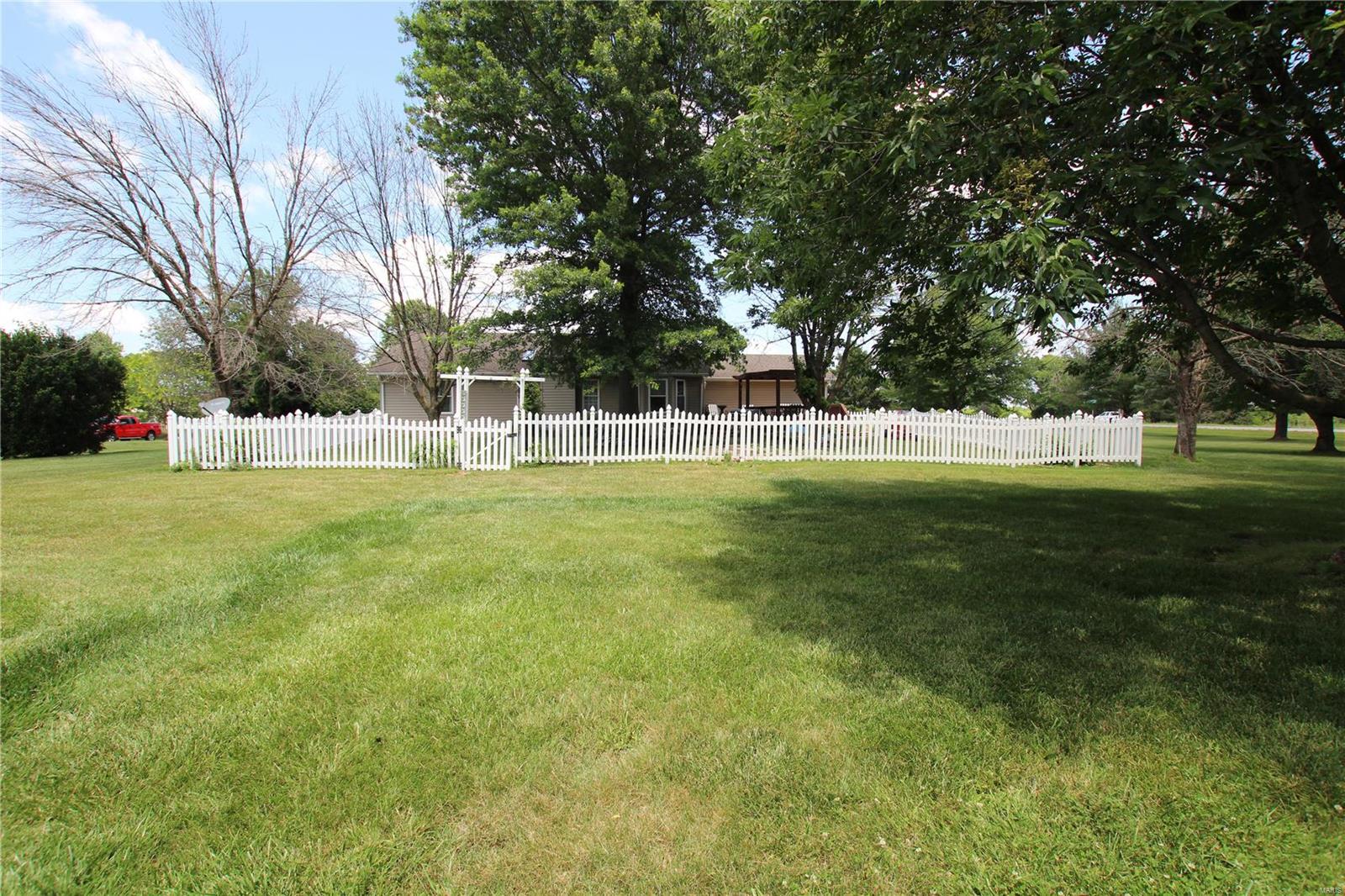 34131 Ryan Court Brighton, IL 62012 - Photo 25 of 26