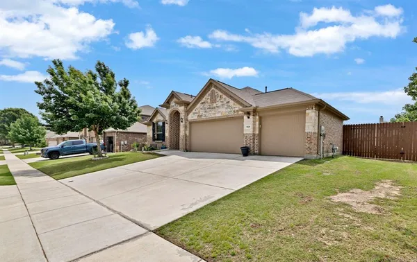 $375,000 | 1629 Suncatcher Way, Fort Worth, TX 76052