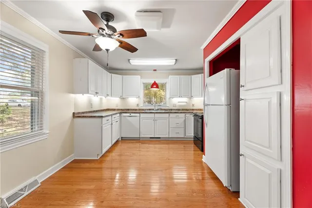 $399,900 | 406 South Cliffdale Drive, Winston-Salem, NC 27104