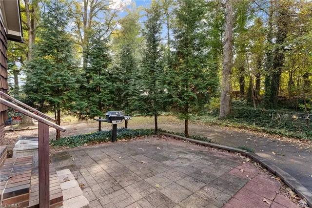 $399,900 | 406 South Cliffdale Drive, Winston-Salem, NC 27104