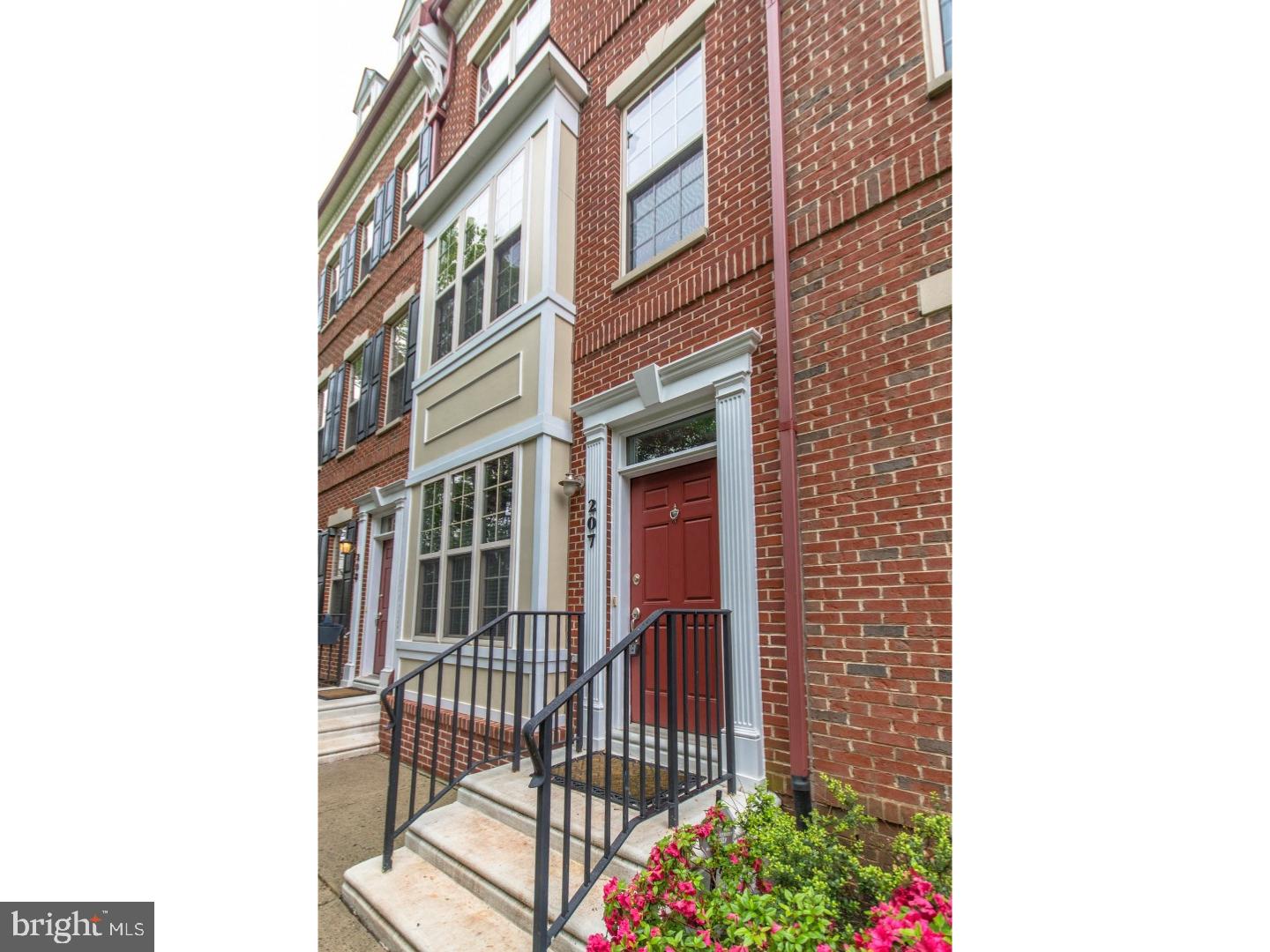 207 Admirals Way Philadelphia, PA 19146 - Photo 1 of 24 Exterior Front