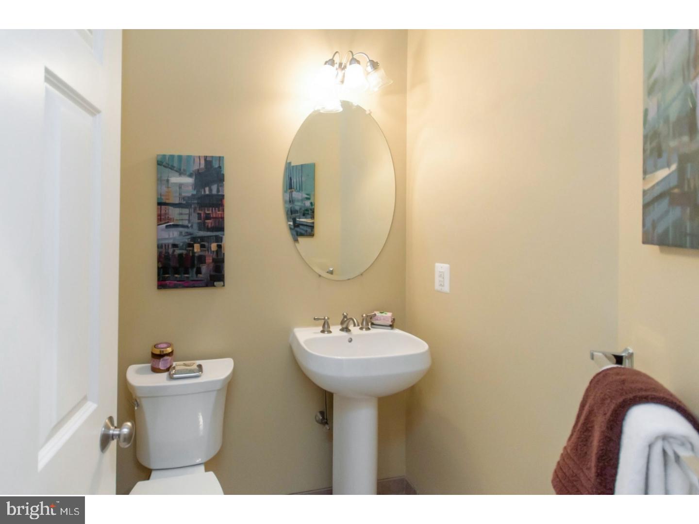 207 Admirals Way Philadelphia, PA 19146 - Photo 11 of 24 Half Bath