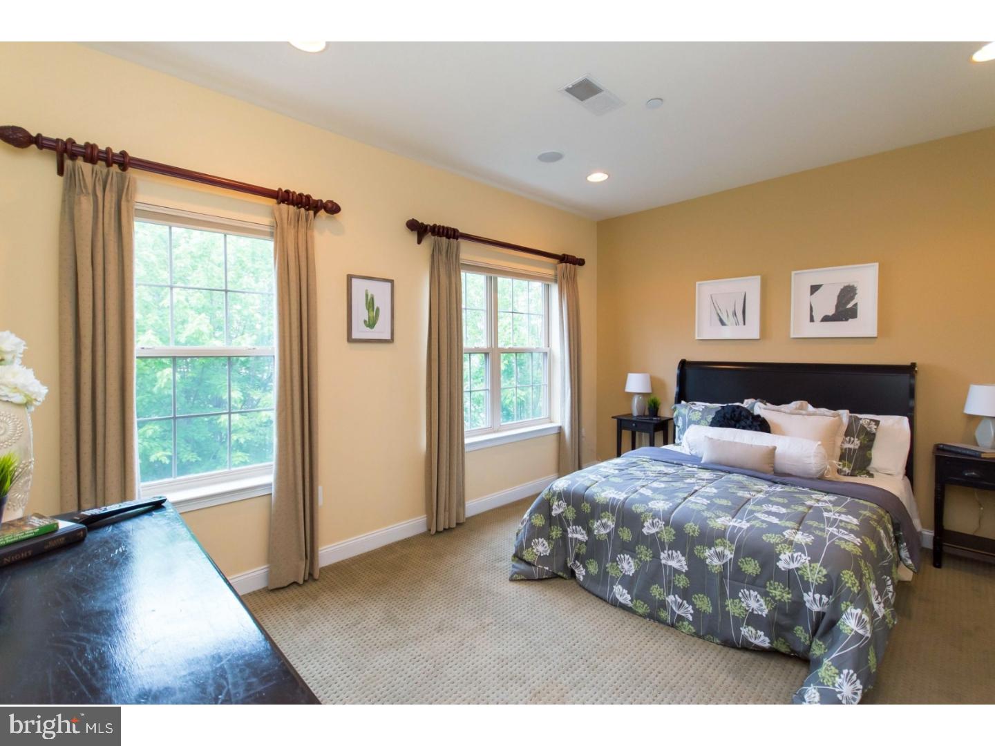 207 Admirals Way Philadelphia, PA 19146 - Photo 15 of 24 Master Bedroom