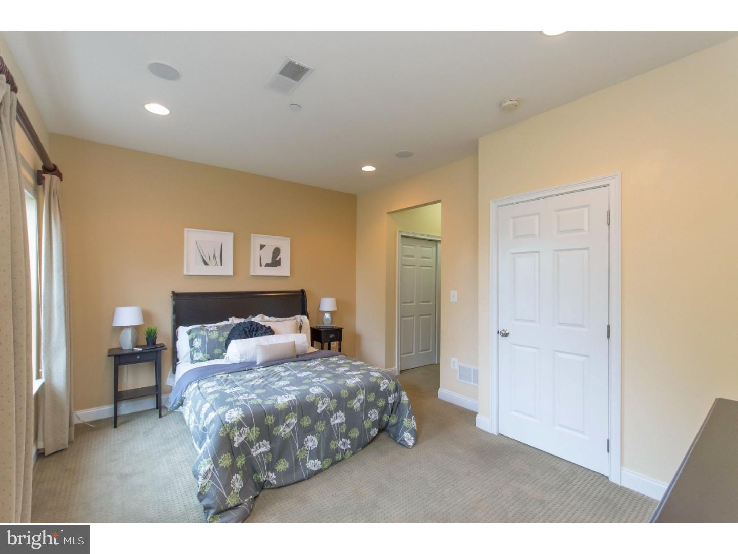 207 Admirals Way Philadelphia, PA 19146 - Photo 17 of 24 Master Bedroom