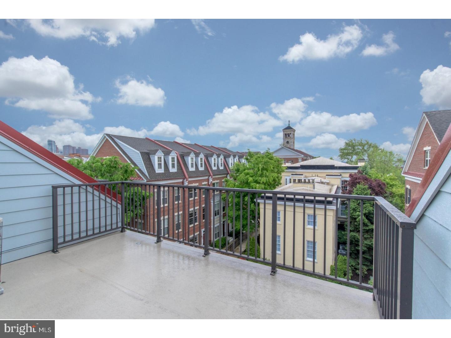 207 Admirals Way Philadelphia, PA 19146 - Photo 22 of 24 Deck