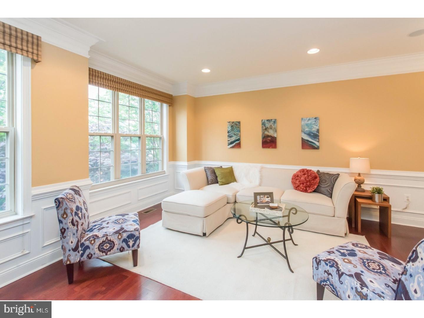 207 Admirals Way Philadelphia, PA 19146 - Photo 4 of 24 Living Room