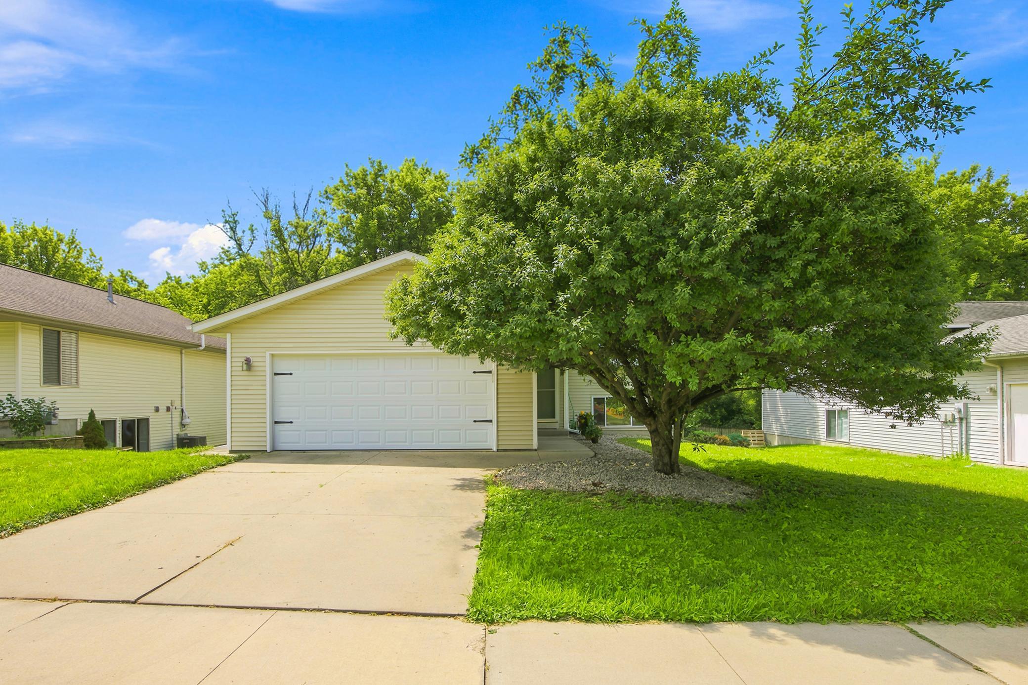3814 Strathmore Lane Southeast Rochester, MN 55904 - Photo 2 of 25 Gallery Image 2