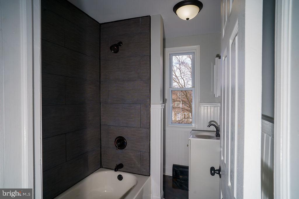 7121 Guilford Road Upper Darby, PA 19082 - Photo 13 of 24 2nd floor bath