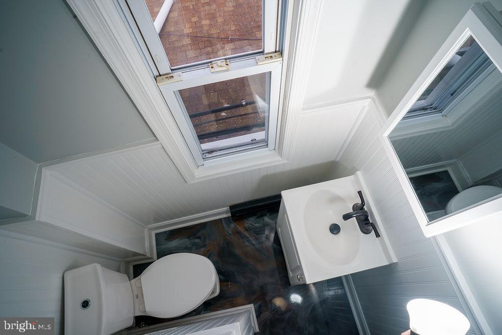 7121 Guilford Road Upper Darby, PA 19082 - Photo 14 of 24 2nd floor bath