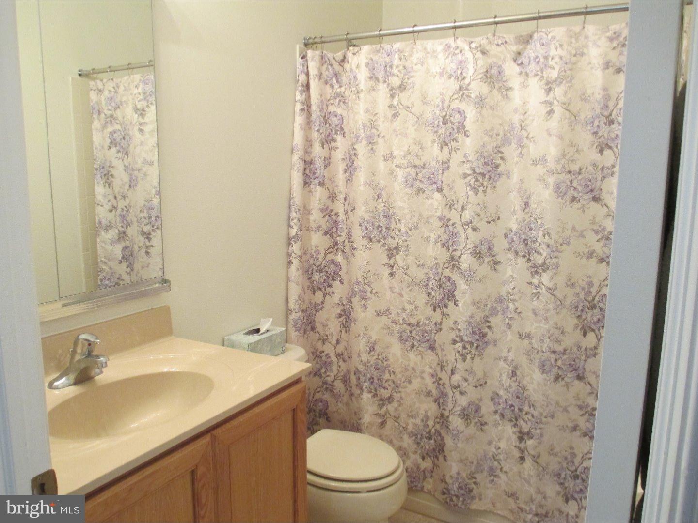 2 Laurel Ridge Lane Columbus, NJ 08022 - Photo 17 of 19 Bathroom