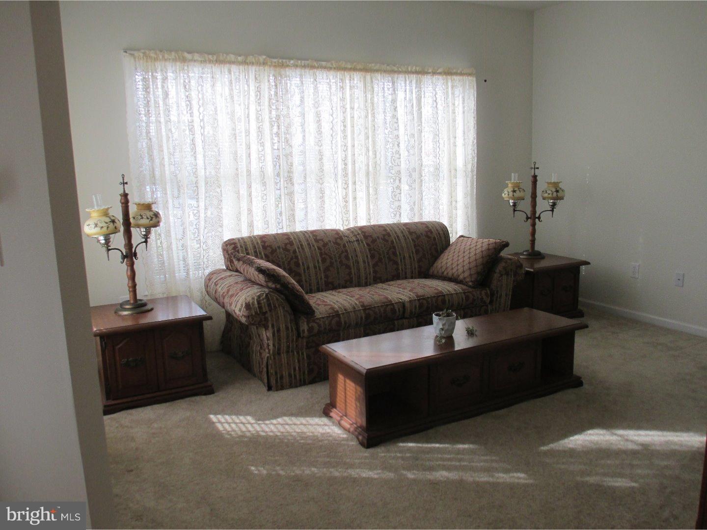 2 Laurel Ridge Lane Columbus, NJ 08022 - Photo 3 of 19 Living Room