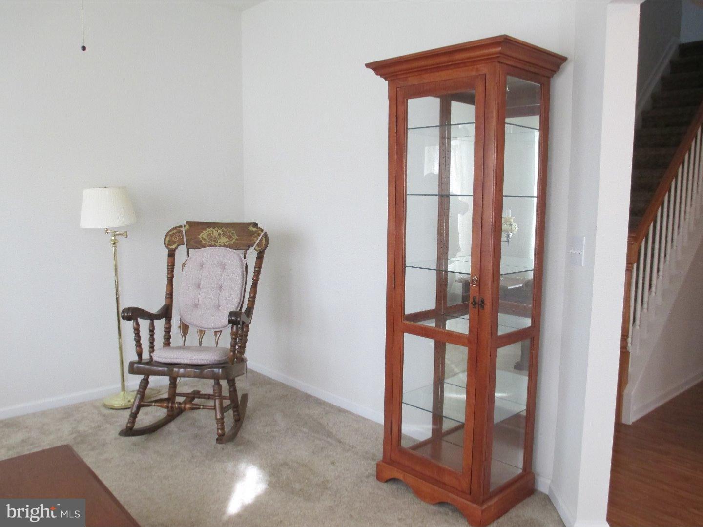 2 Laurel Ridge Lane Columbus, NJ 08022 - Photo 4 of 19 Living Room