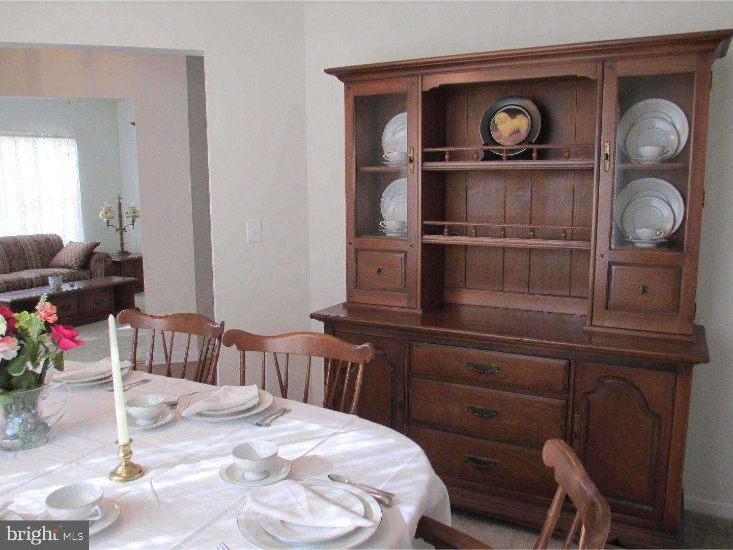 2 Laurel Ridge Lane Columbus, NJ 08022 - Photo 7 of 19 Dining Room