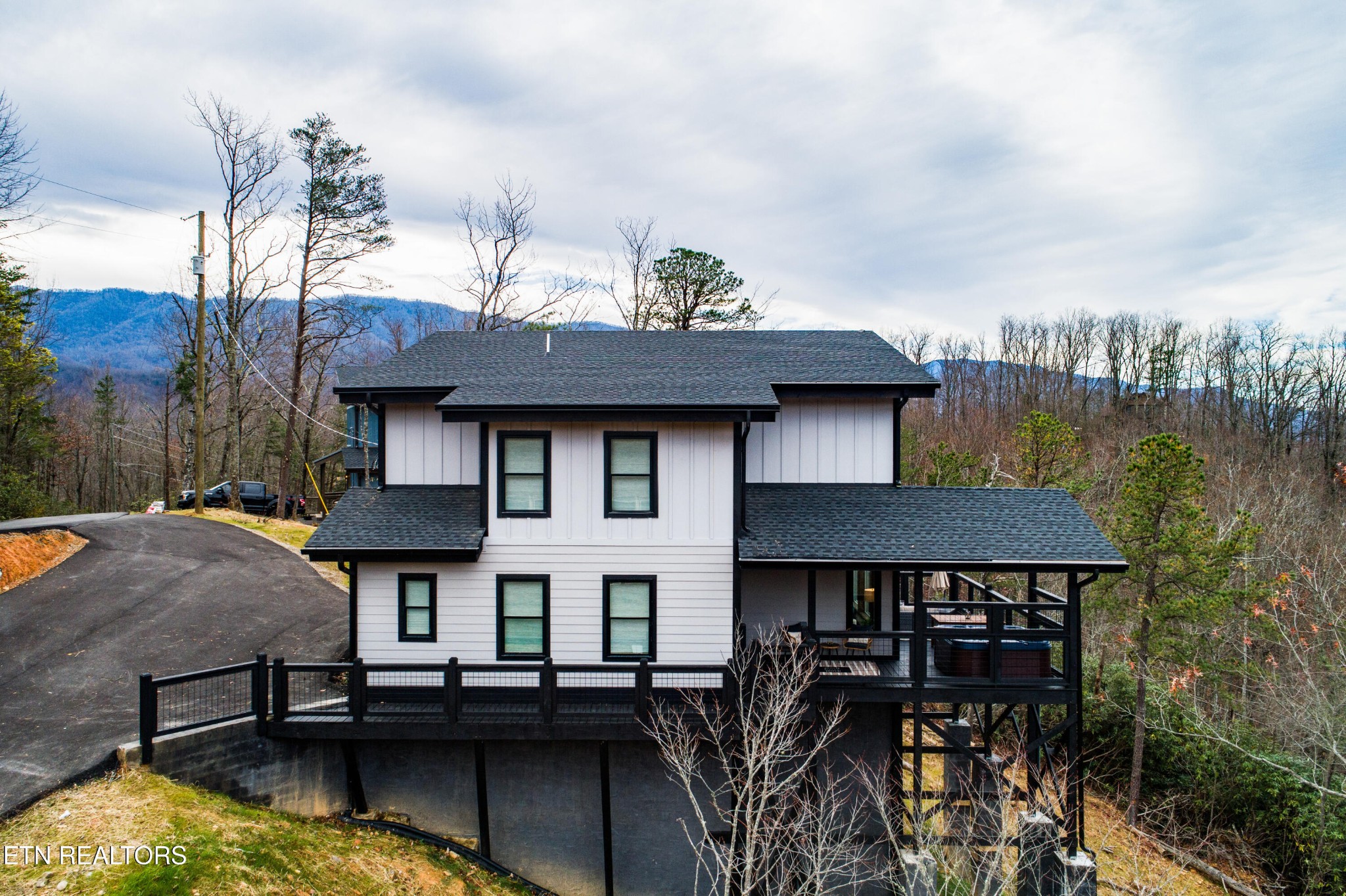 1113 Mathis Hollow Road Gatlinburg, TN 37738 - Photo 1 of 52