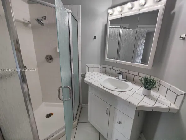 $1,800 | 2668 Kings Lake Boulevard, Unit 2668, Naples, FL 34112