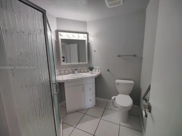 $1,800 | 2668 Kings Lake Boulevard, Unit 2668, Naples, FL 34112