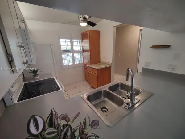 $1,800 | 2668 Kings Lake Boulevard, Unit 2668, Naples, FL 34112