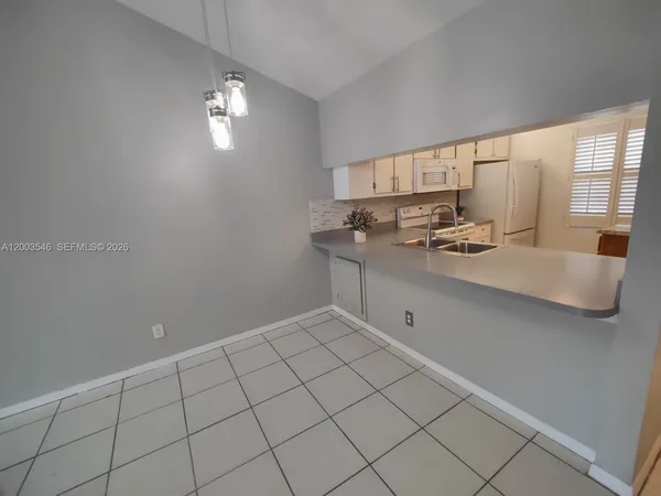 $1,800 | 2668 Kings Lake Boulevard, Unit 2668, Naples, FL 34112