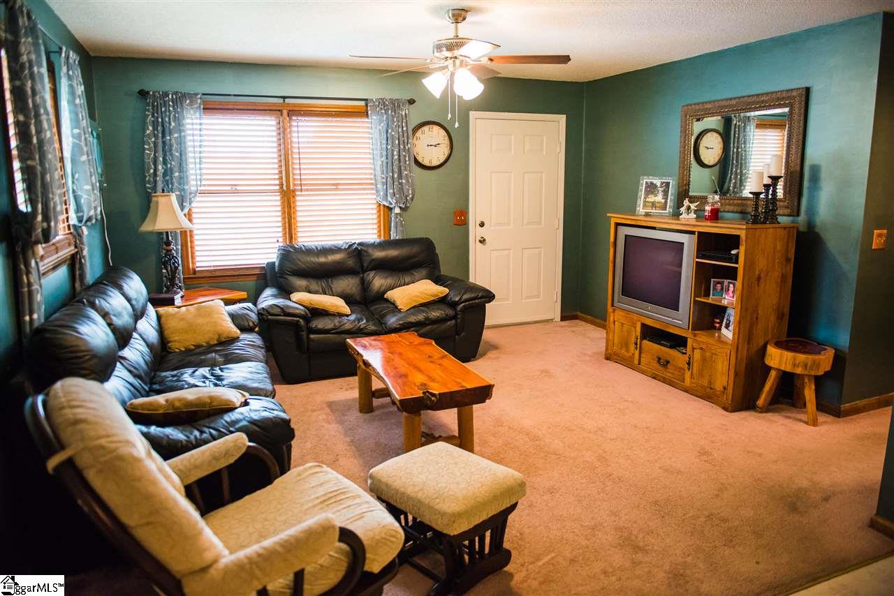 208 Beaver Creek Road Marietta, SC 29661 - Photo 5 of 22 Gallery Image 5
