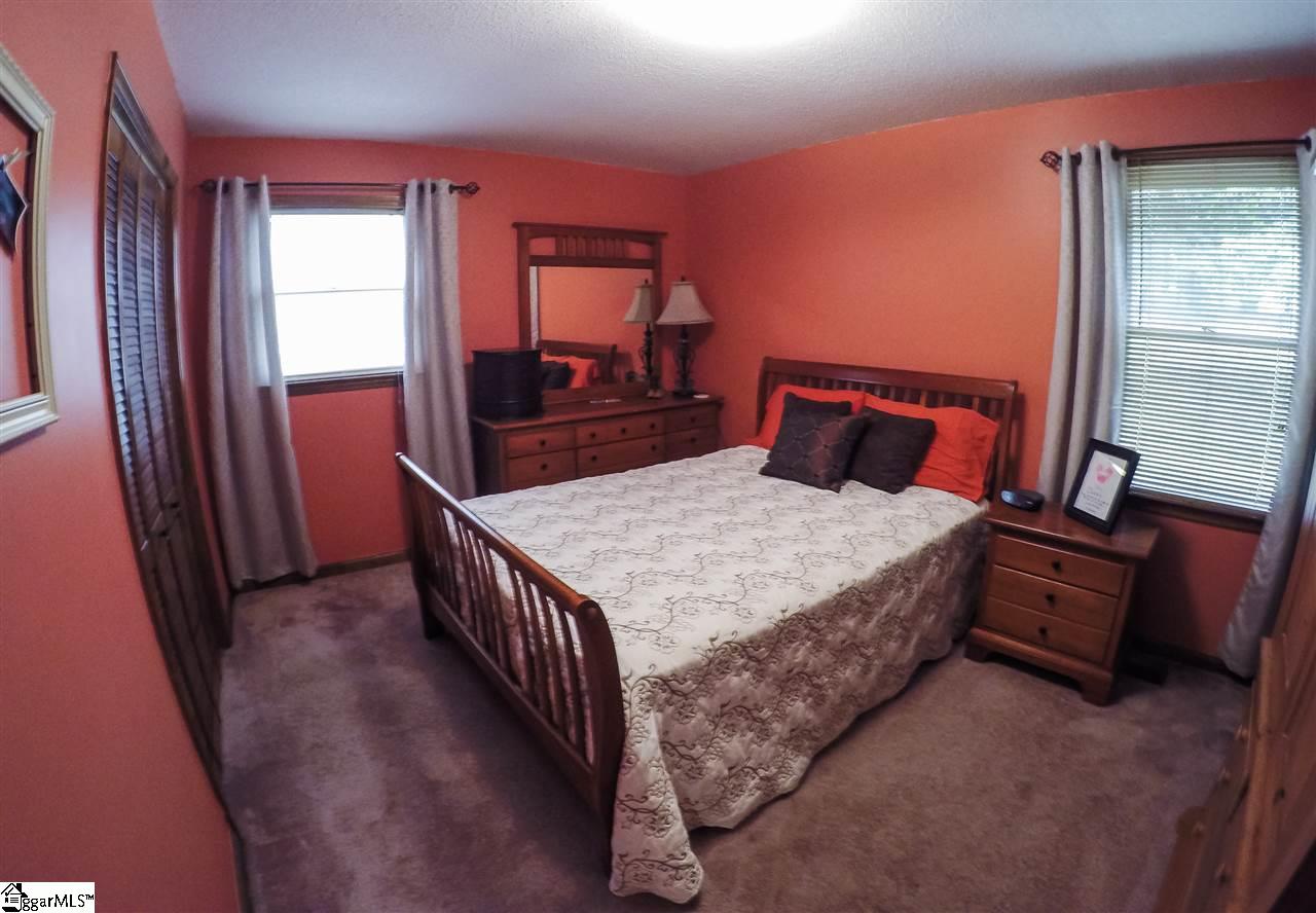 208 Beaver Creek Road Marietta, SC 29661 - Photo 9 of 22 Gallery Image 9