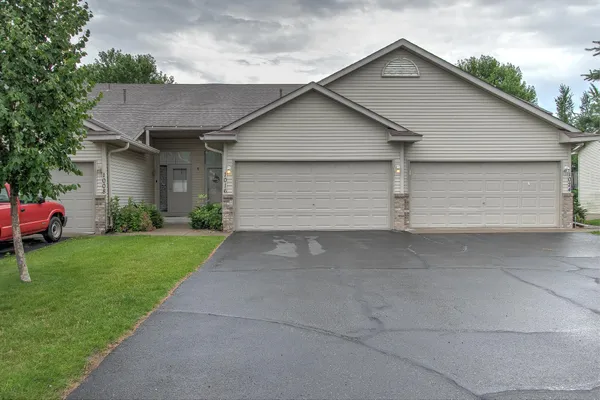 $225,000 | 1016 Honeysuckle Lane Southeast, Cambridge, MN 55008