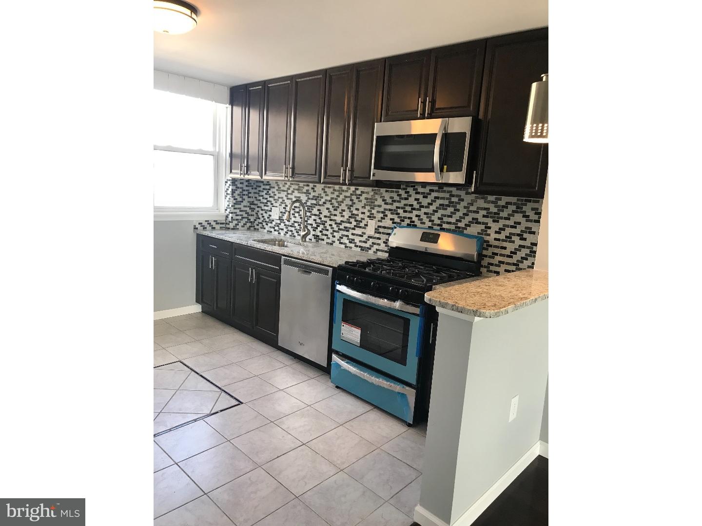 4262 Lawnside Road Philadelphia, PA 19154 - Photo 3 of 18 Gallery Image 3