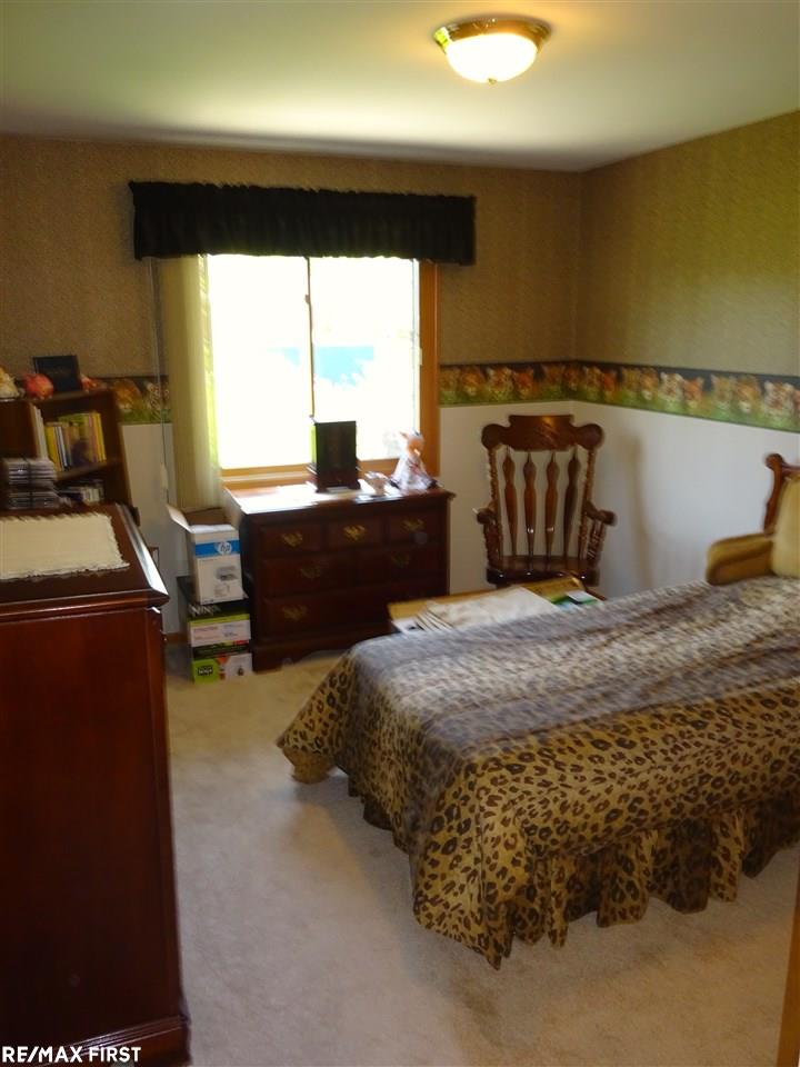 896 Grovecrest Rochester Hills, MI 48307 - Photo 28 of 43