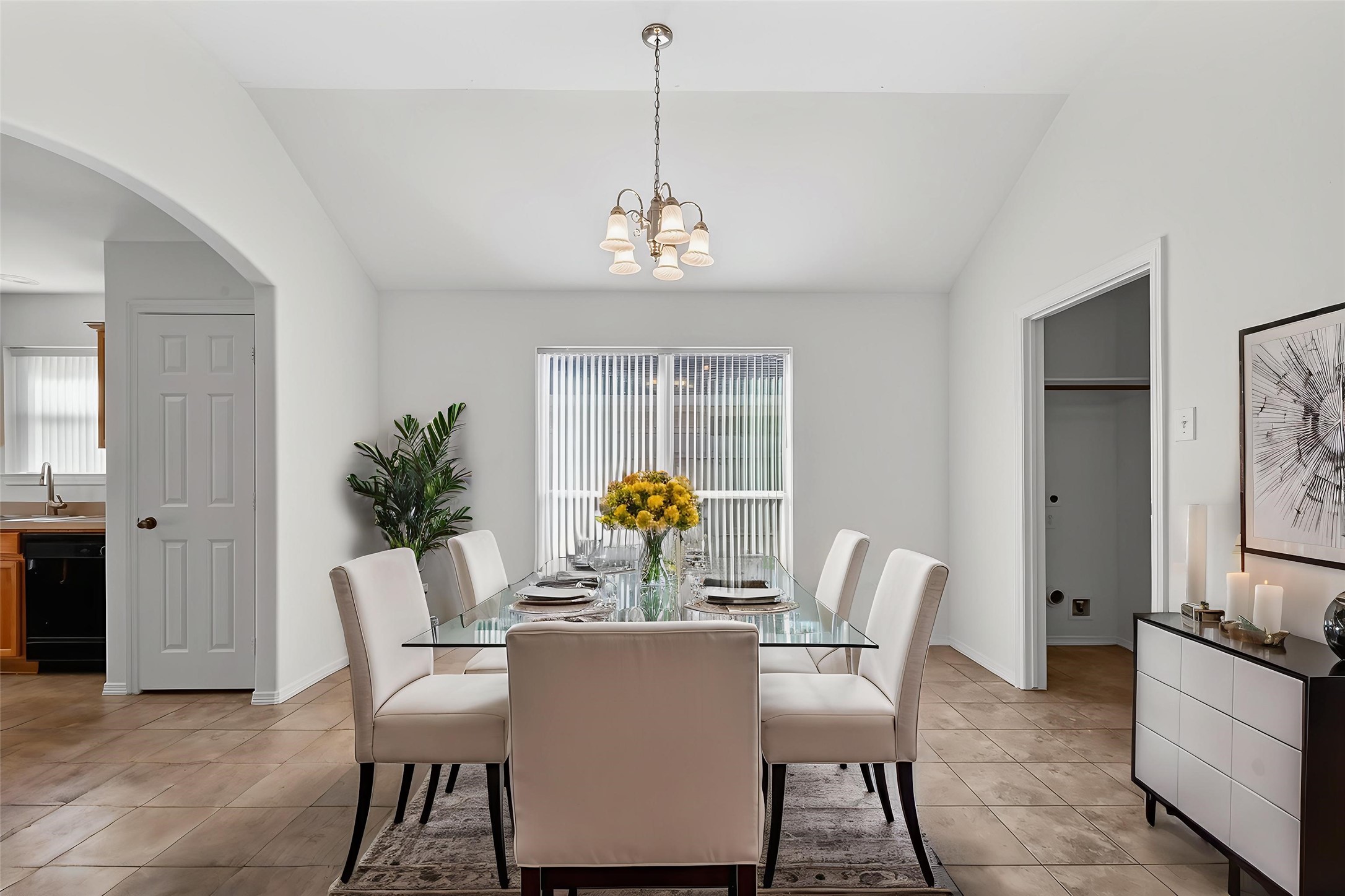 698 Columbia Street Alvin, TX 77511 - Photo 8 of 29 Virtually Staged.