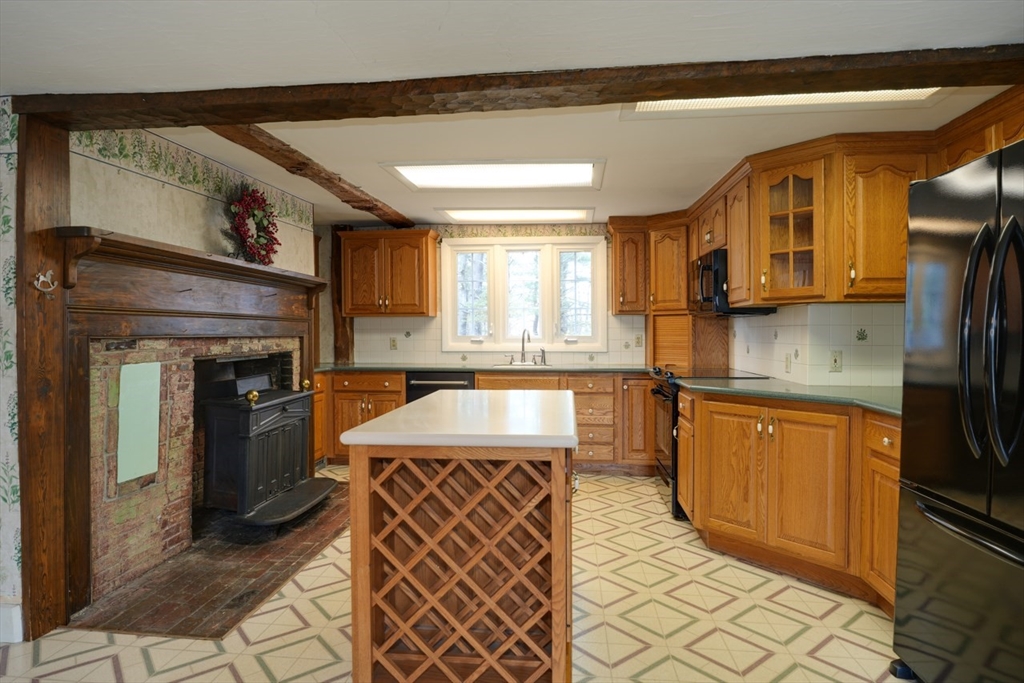 144 Seven Brg Road Lancaster, MA 01523 - Photo 13 of 42