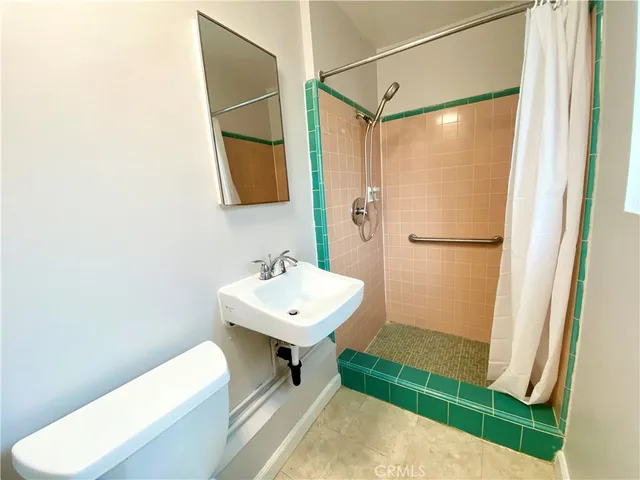 $1,695 | 506 Raymond Avenue, Unit 508F, Glendale, CA 91201