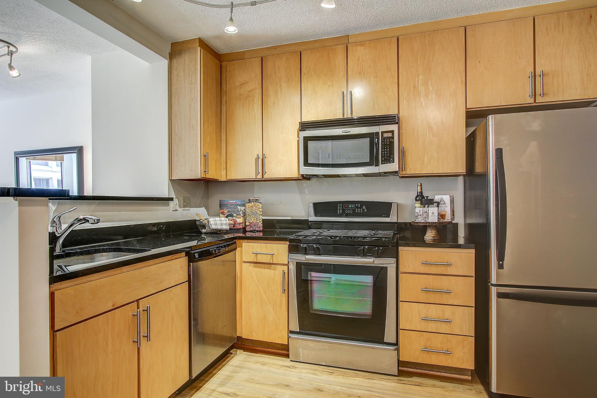 915 E Street Northwest, Unit 612 Washington, DC 20004 - Photo 3 of 32