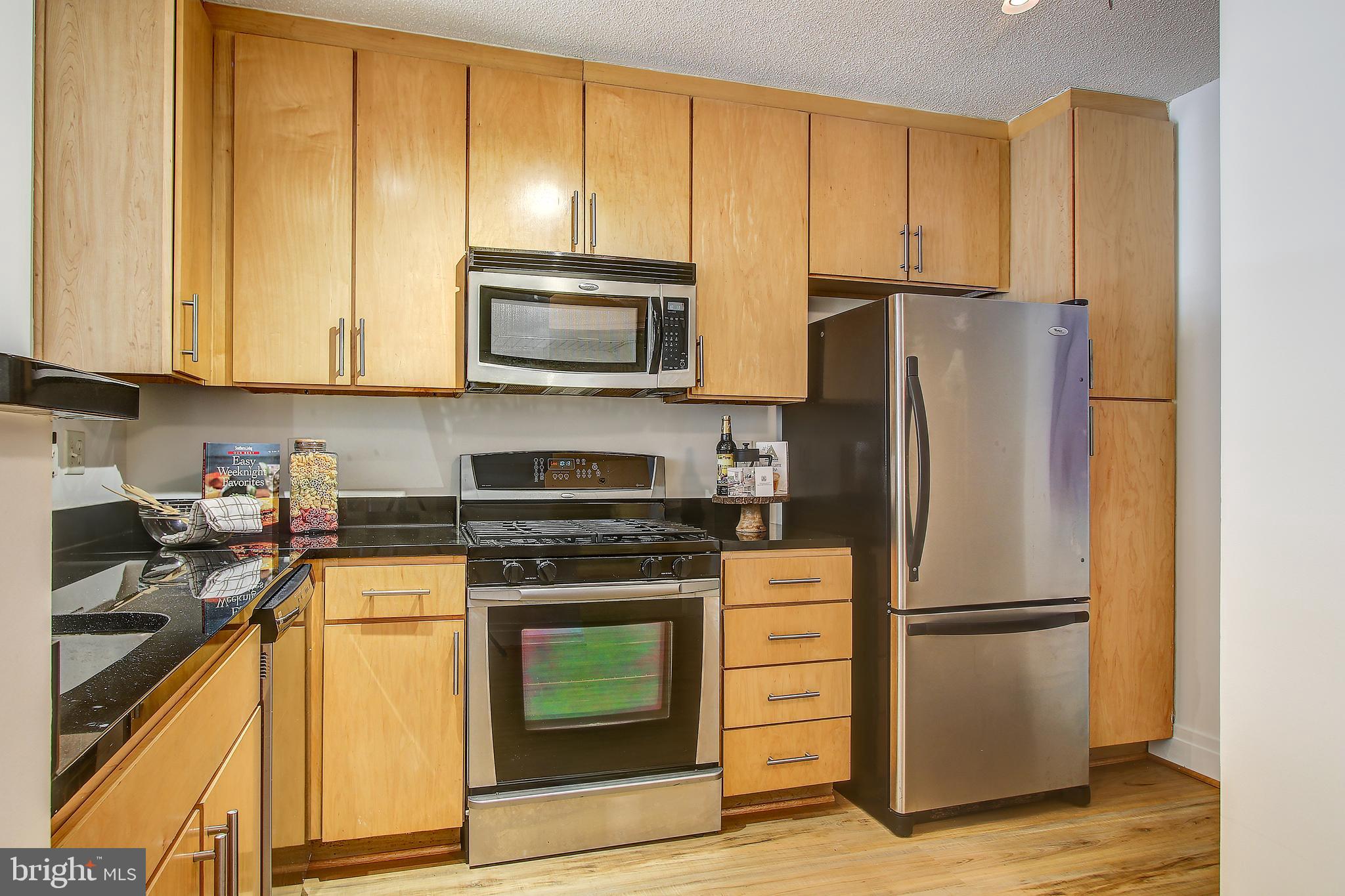 915 E Street Northwest, Unit 612 Washington, DC 20004 - Photo 4 of 32