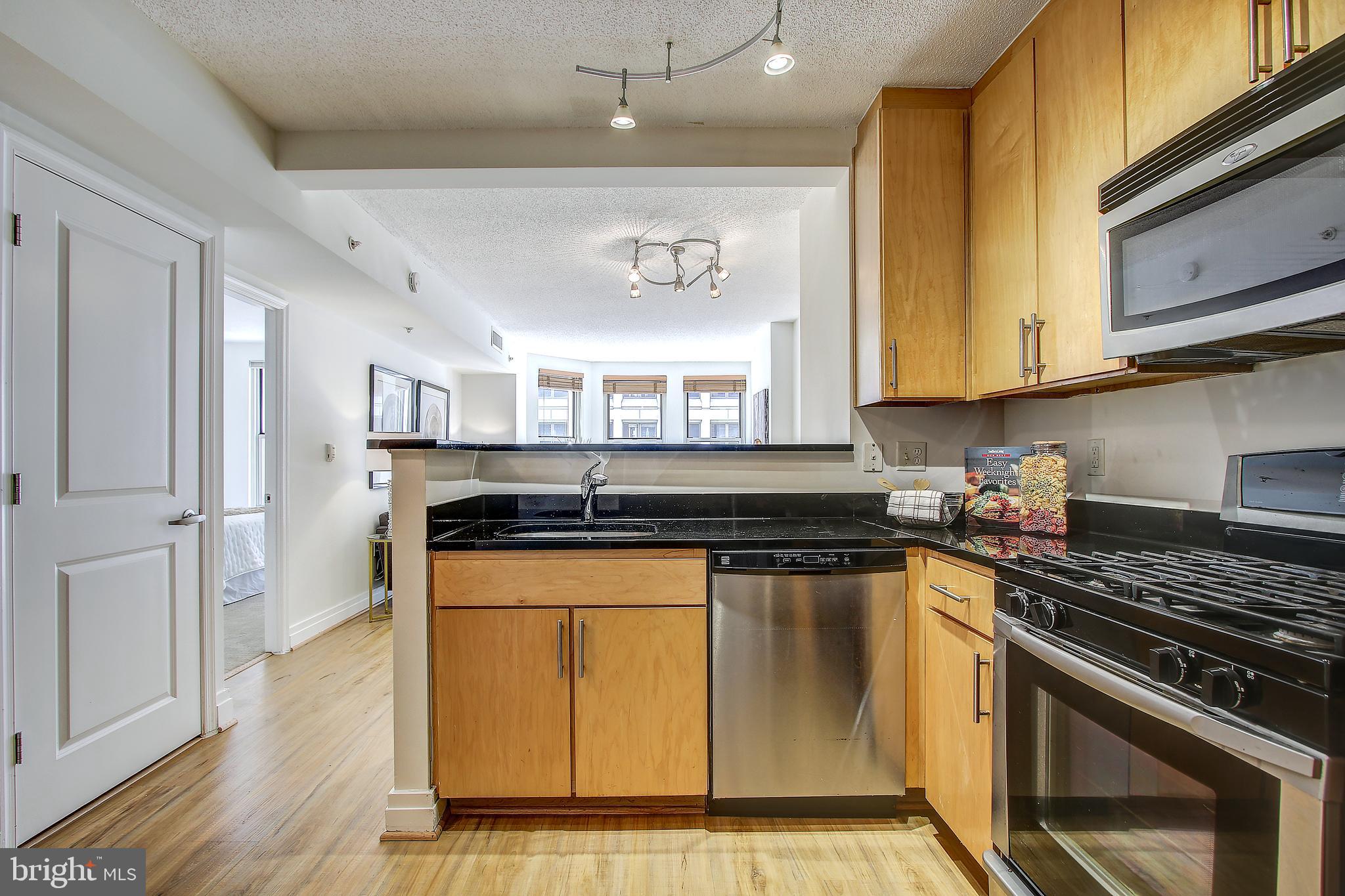 915 E Street Northwest, Unit 612 Washington, DC 20004 - Photo 5 of 32
