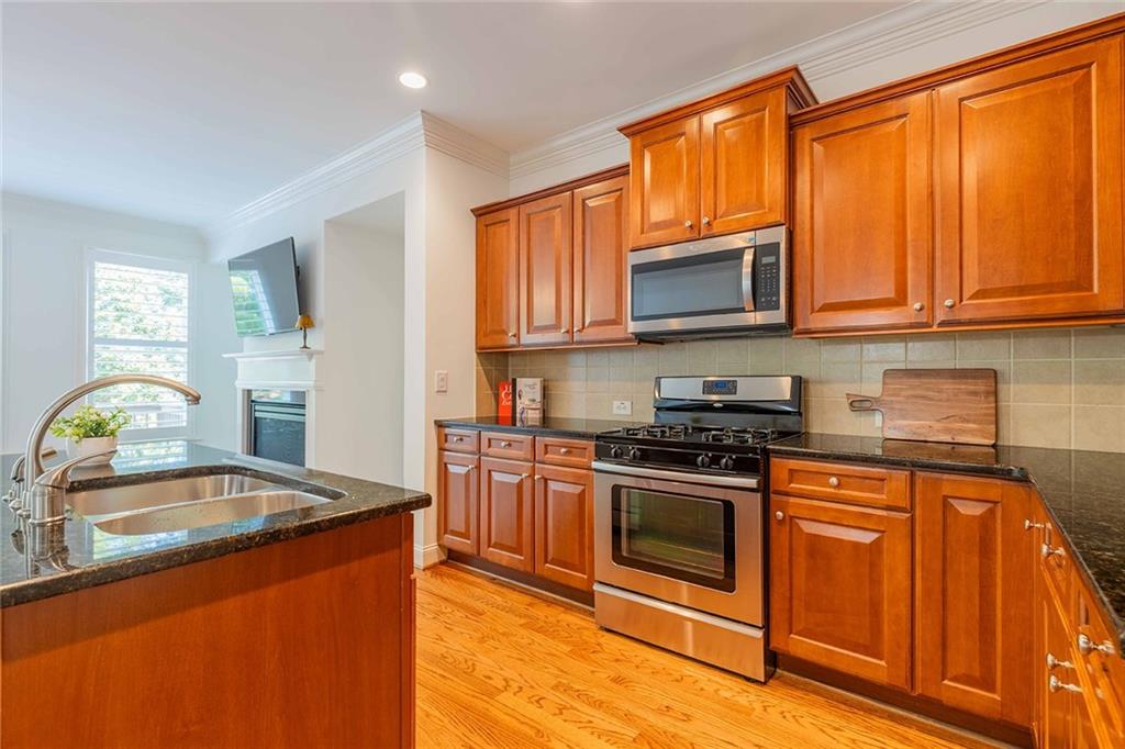 2046 Heathermere Way Roswell, GA 30075 - Photo 12 of 58