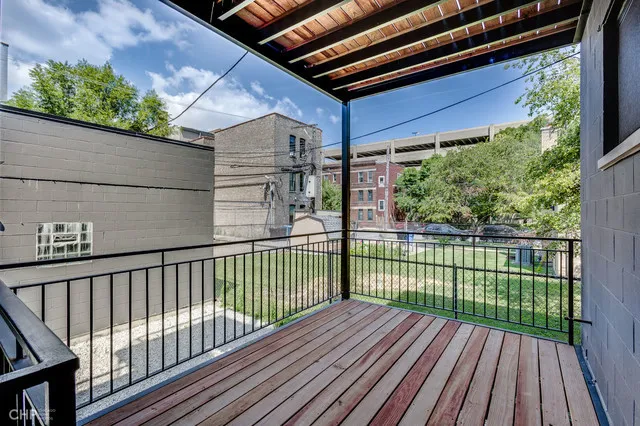 $839,900 | 1350 North Claremont Avenue, Unit 1, Chicago, IL 60622