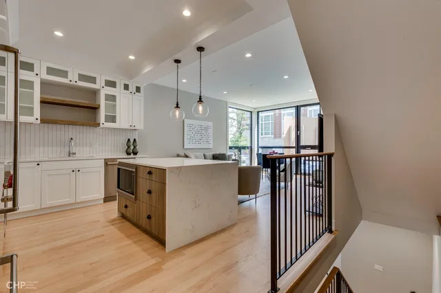 $839,900 | 1350 North Claremont Avenue, Unit 1, Chicago, IL 60622